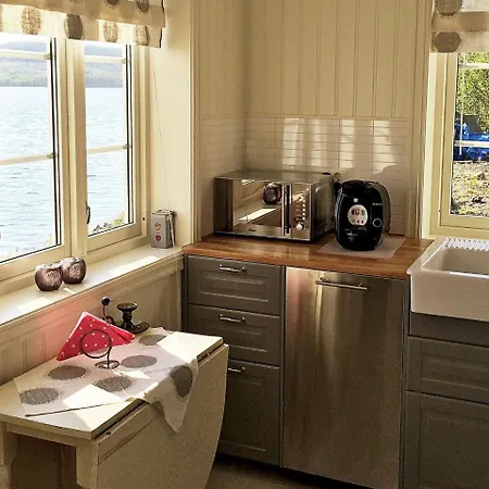 Three-bedroom Holiday In 5 * Laukvik