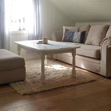 Three-bedroom Holiday In 5