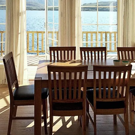 Three-bedroom Holiday In 5 Casa vacanze *